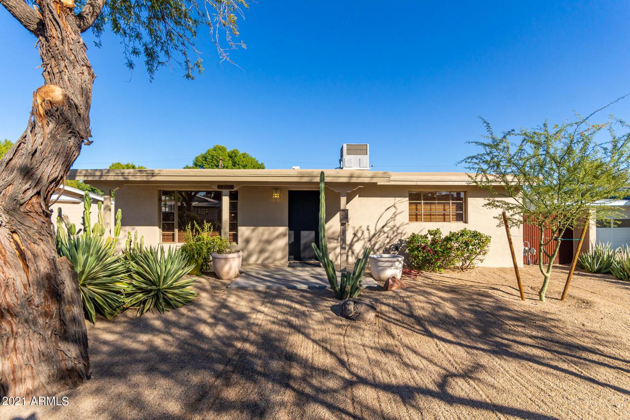 6733 N 13th St., Phoenix, AZ 85014