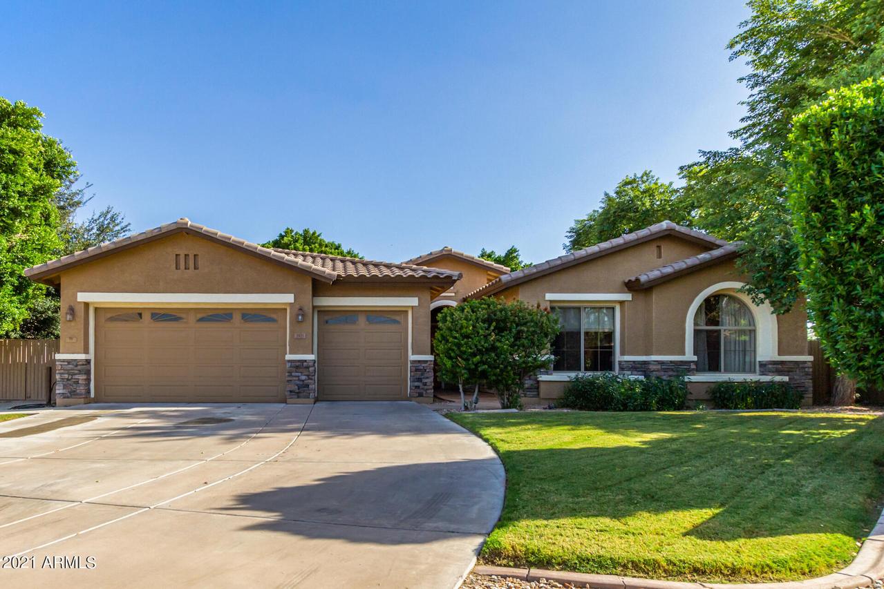 2921 E Hackamore St., Mesa, AZ 85213