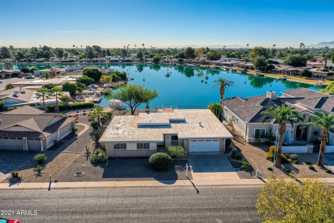 13813 N Whispering Lake Dr., Sun City, AZ 85351