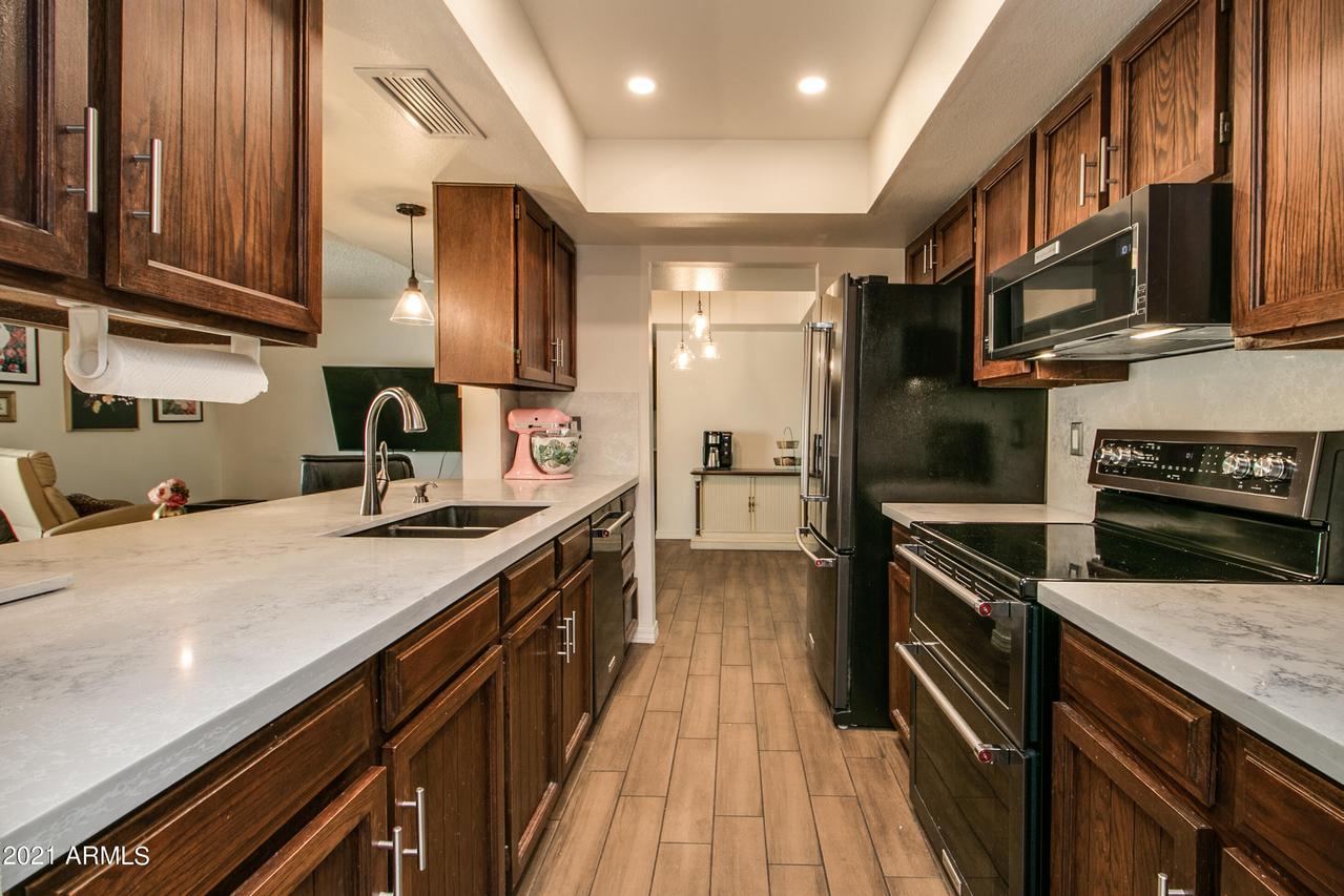 14014 N 56th Ave., Glendale, AZ 85306