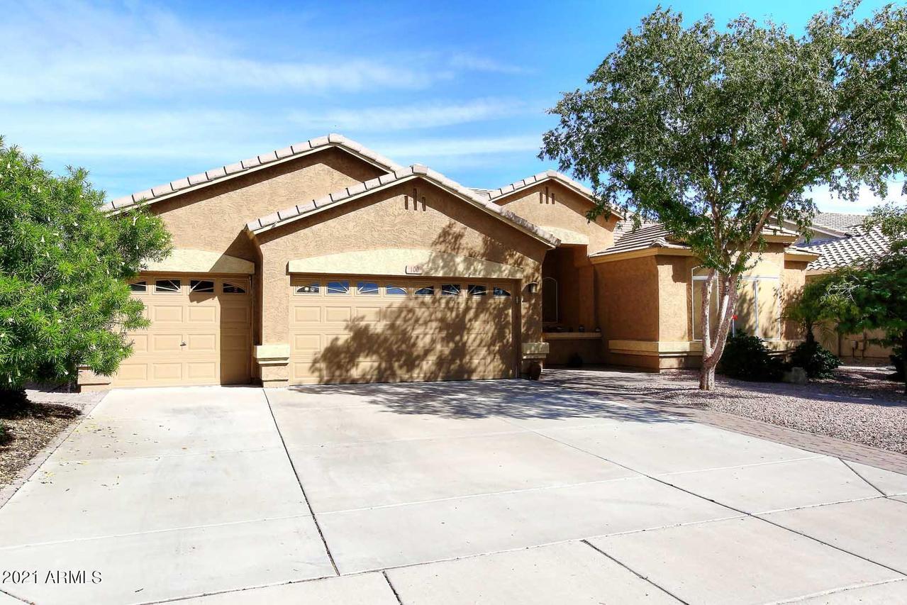 100 E Betsy Ln., Gilbert, AZ 85296