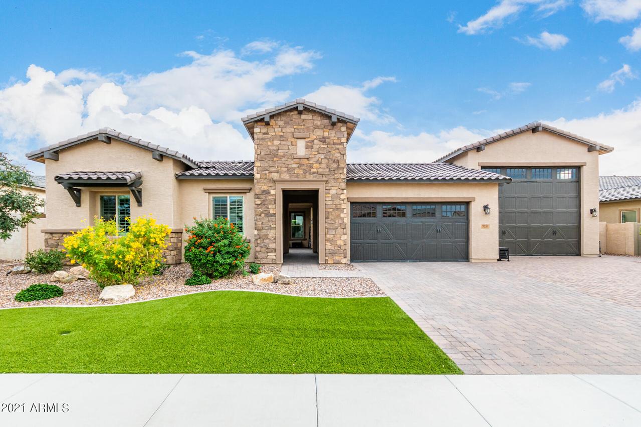 9237 W Foothill Dr., Peoria, AZ 85383