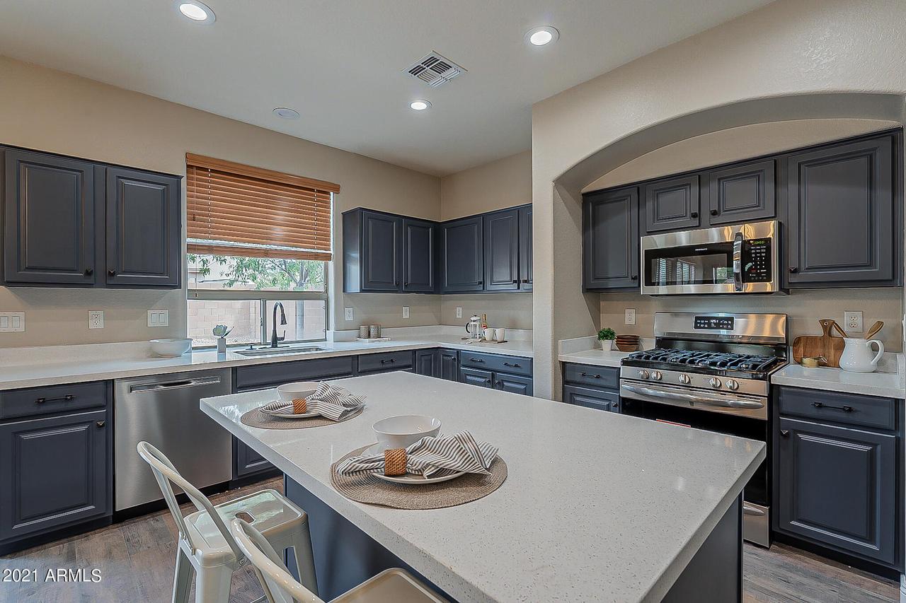 22427 N Vanderveen Way, Maricopa, AZ 85138