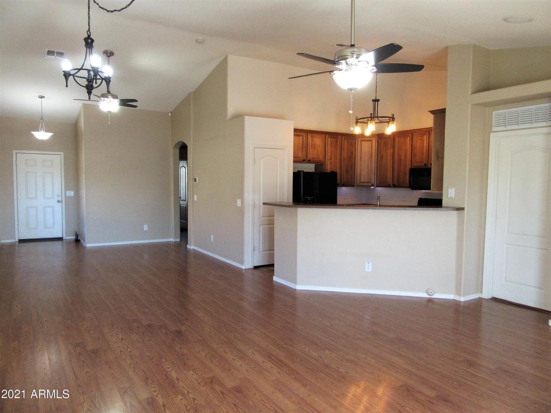 40452 N Scott Way, San Tan Valley, AZ 85140