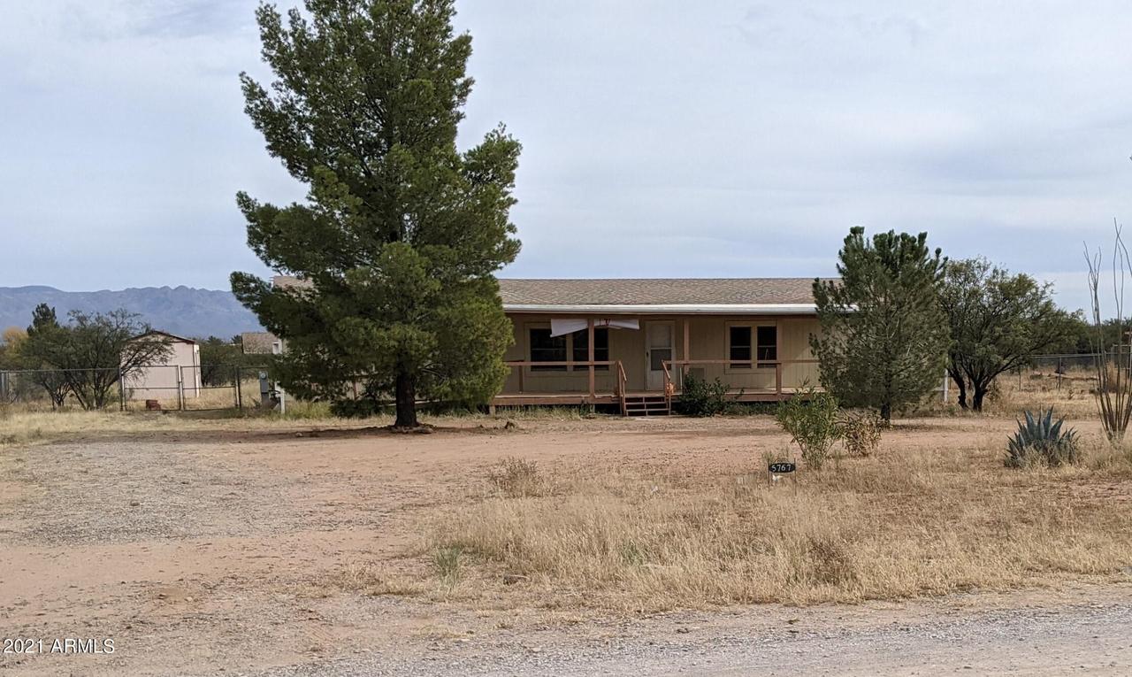 5767 S White Oak Ln., Hereford, AZ 85615