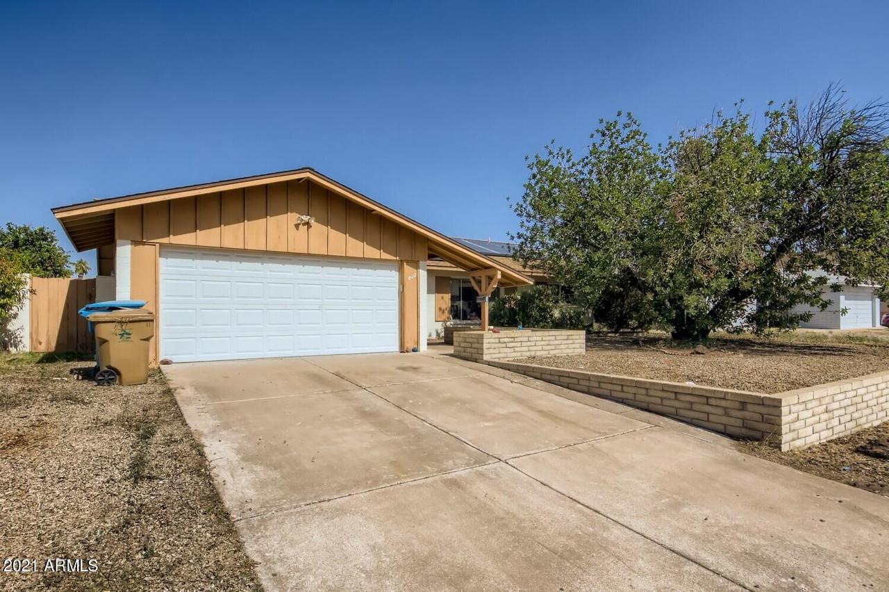 3822 W Port Royale Ln., Phoenix, AZ 85053