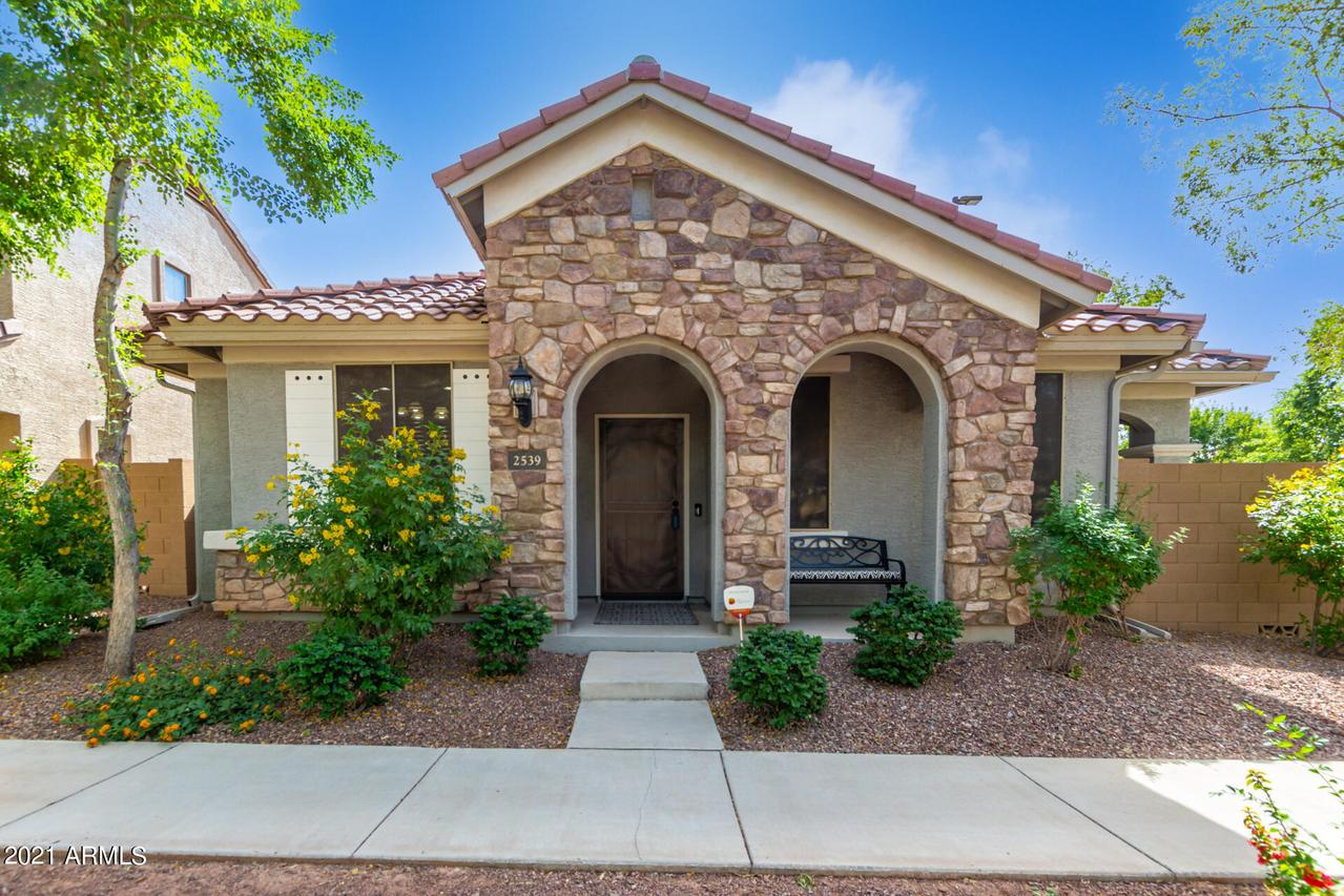 2539 S Penrose Dr., Gilbert, AZ 85295
