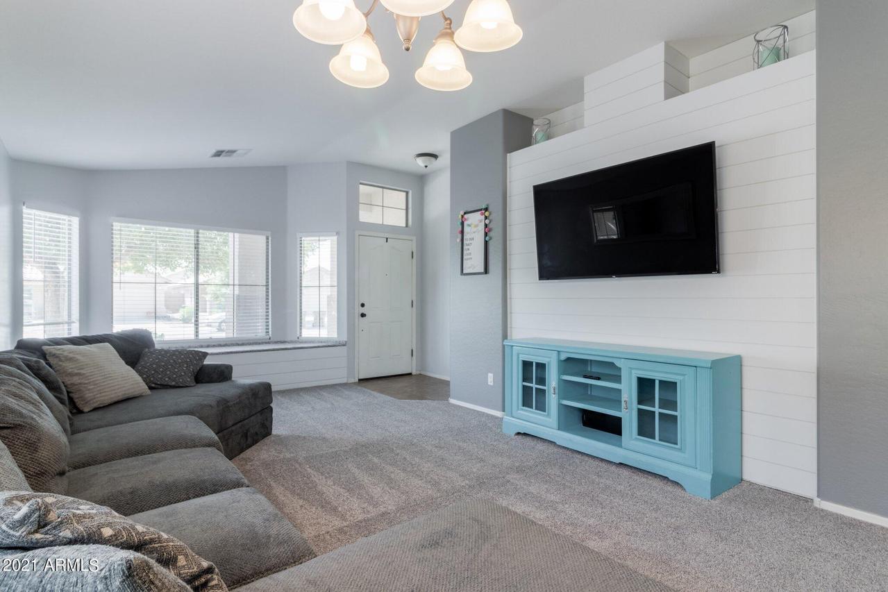 1134 W Fruit Tree Ln., San Tan Valley, AZ 85143