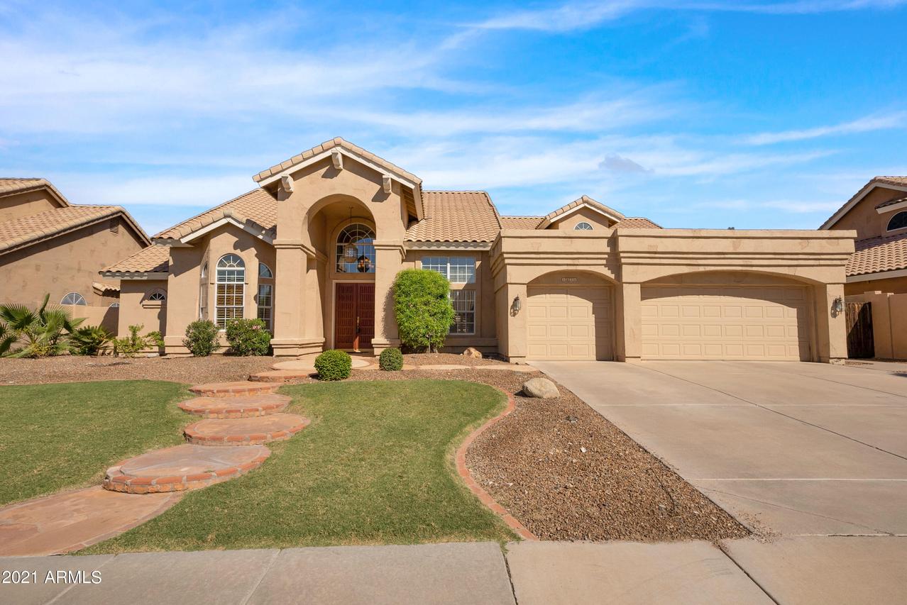 1826 E South Fork Dr., Phoenix, AZ 85048