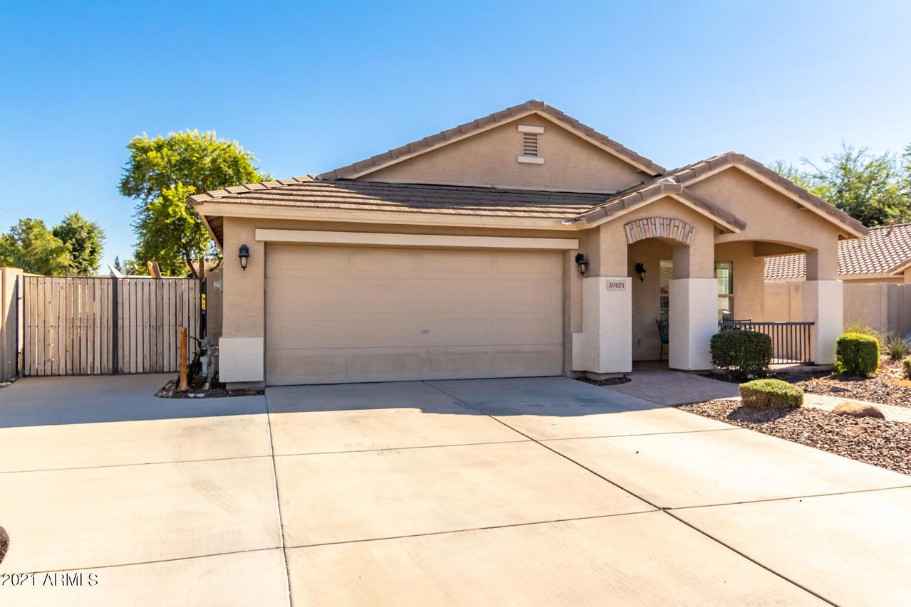 39121 N Parisi Ln., San Tan Valley, AZ 85140