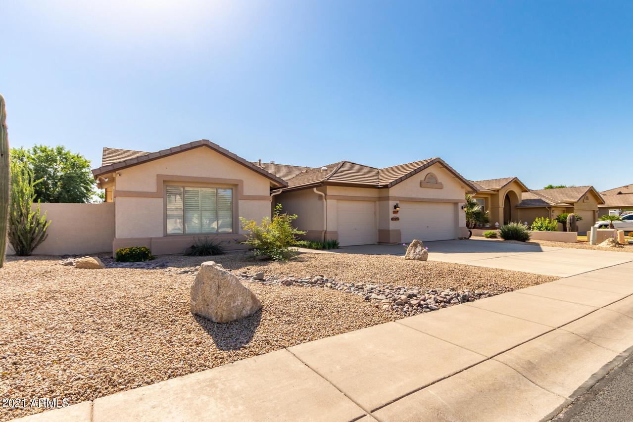 7055 W Campo Bello Dr., Glendale, AZ 85308