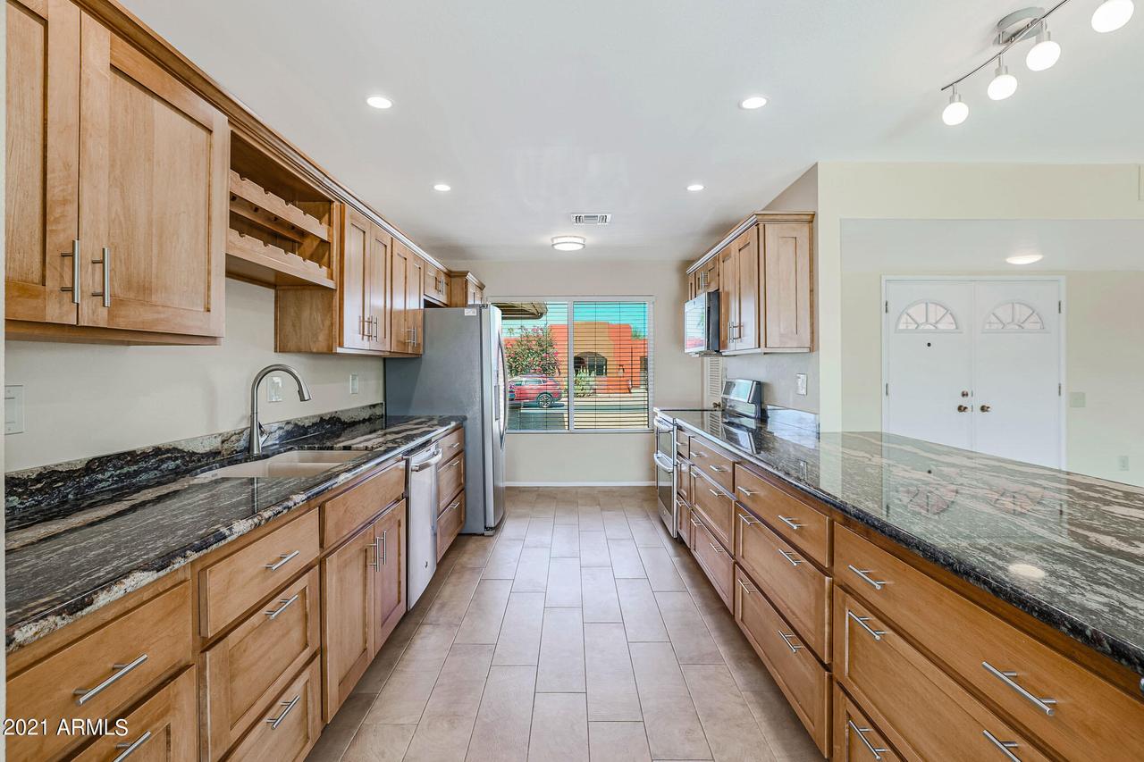 11073 W Edgewood Dr., Sun City, AZ 85351