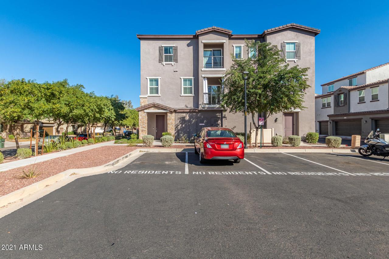 2338 E Hidalgo Ave., Phoenix, AZ 85040