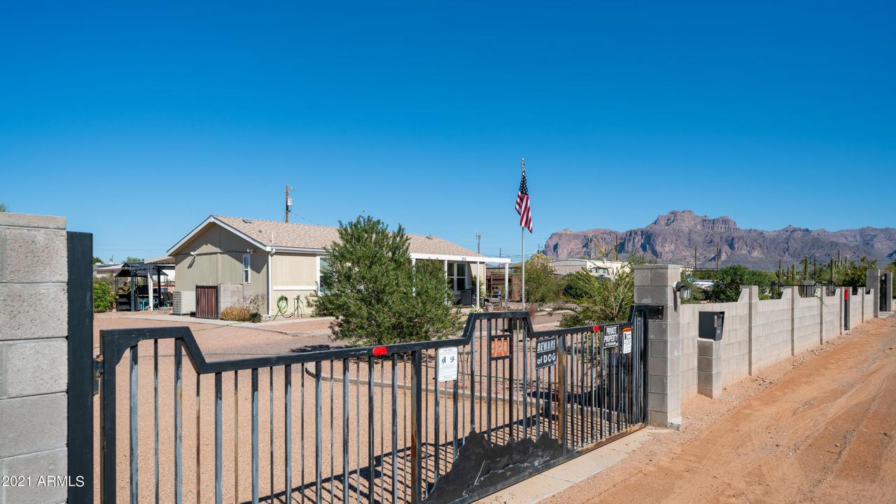 920 E 2nd Ave., Apache Junction, AZ 85119