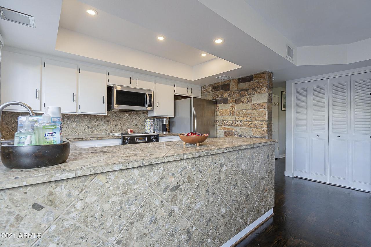 6606 N 43rd Ave., Glendale, AZ 85301