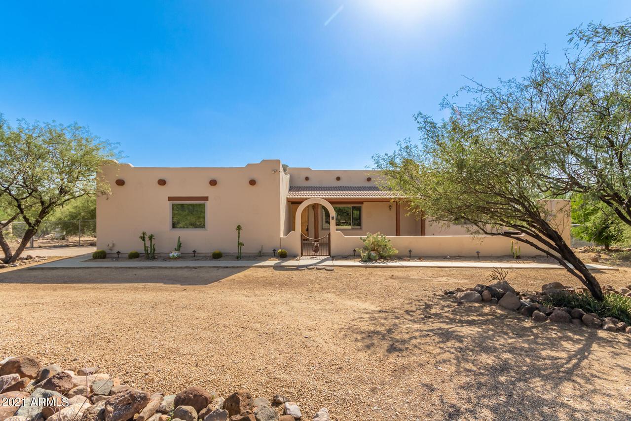 1133 E Jenny Lin Rd., New River, AZ 85087