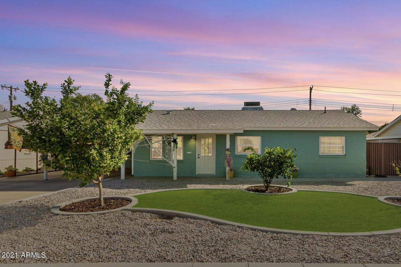 2033 W Citrus Way, Phoenix, AZ 85015