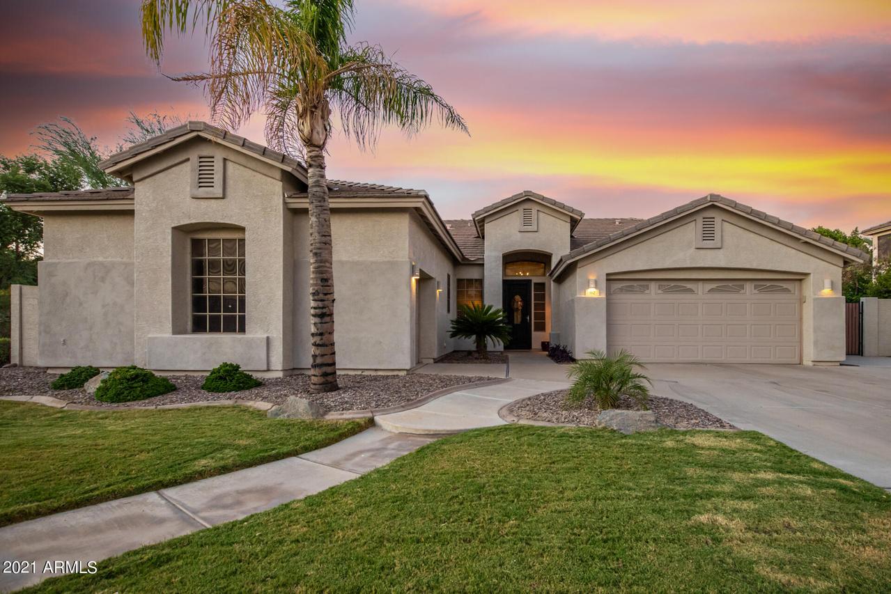 92 E Frances Ln., Gilbert, AZ 85295