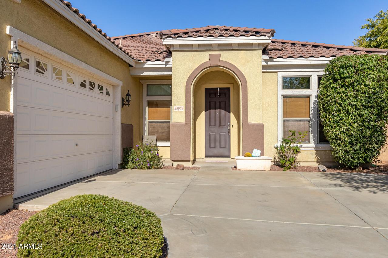 25933 N Sandstone Way, Surprise, AZ 85387