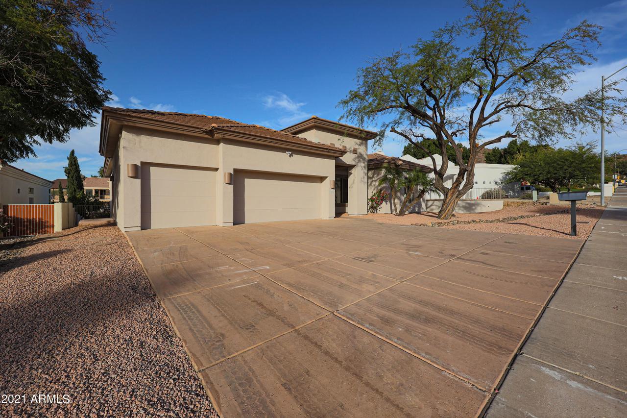 1018 E Coral Gables Dr., Phoenix, AZ 85022