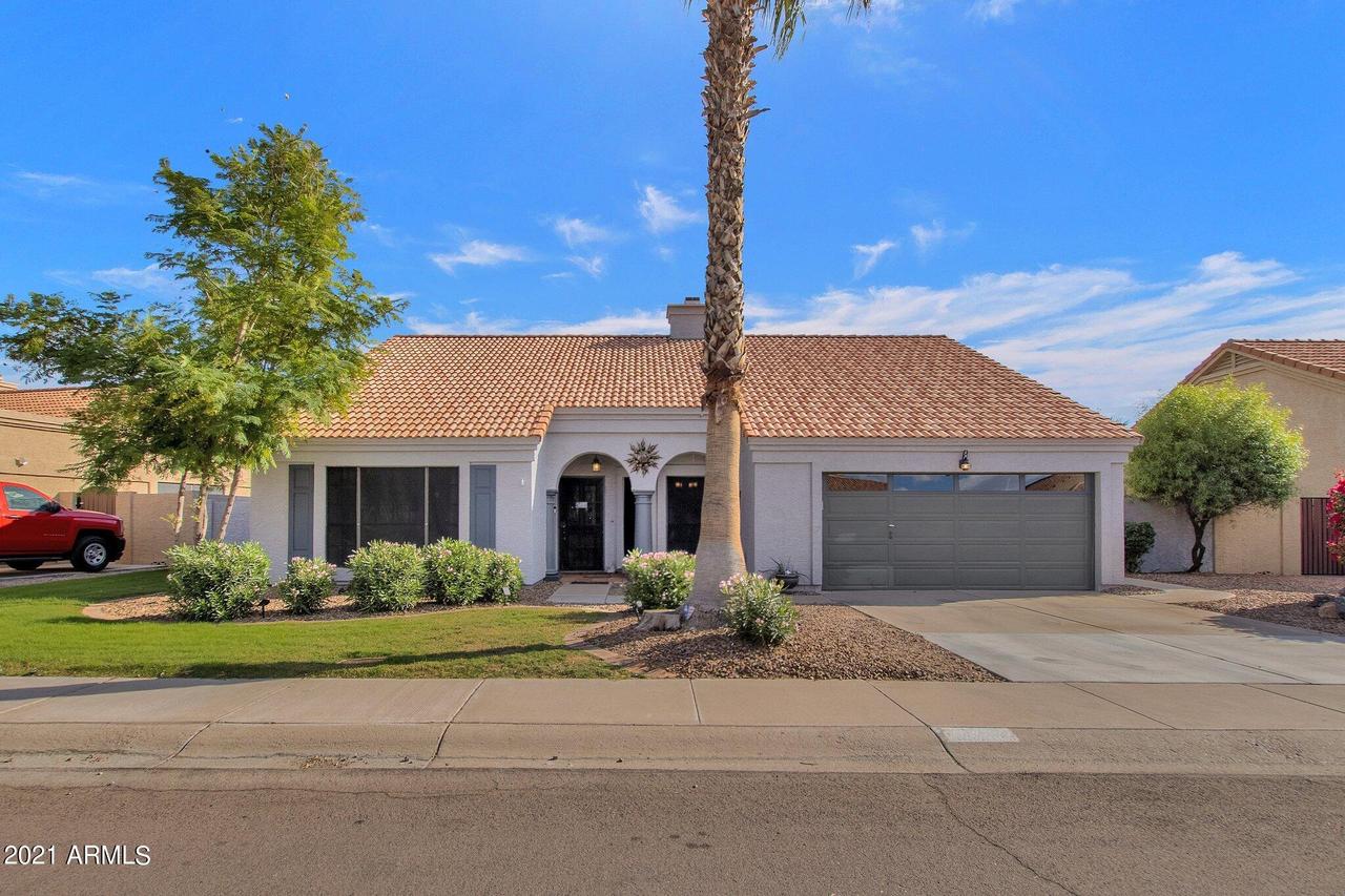 3917 E Amberwood Dr., Phoenix, AZ 85044