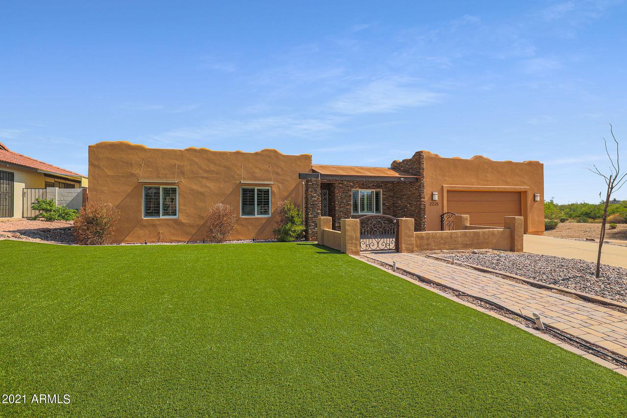 2225 E Captain Dreyfus Ave., Phoenix, AZ 85022
