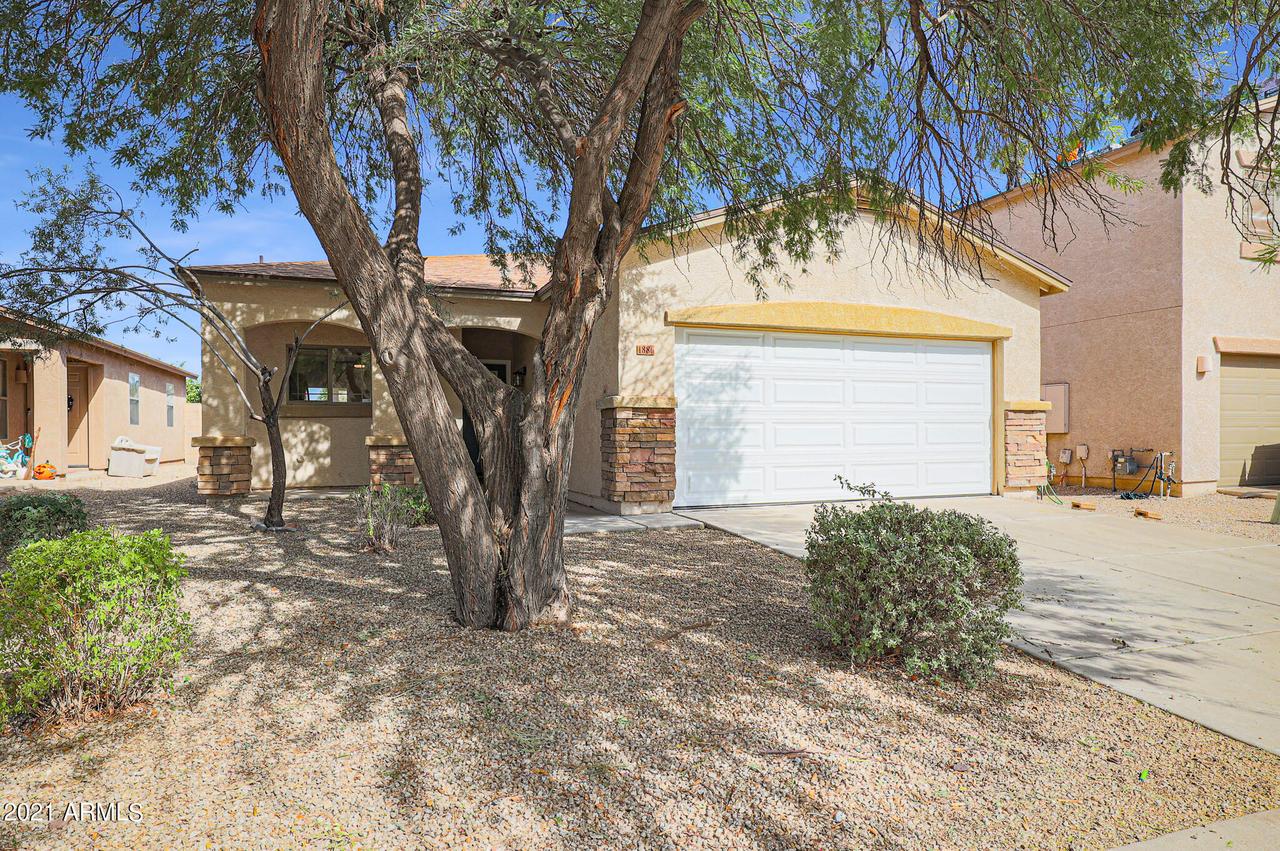 1886 E Renegade Tr., San Tan Valley, AZ 85143