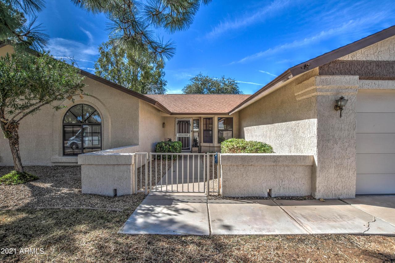 14135 W Yosemite Dr., Sun City West, AZ 85375