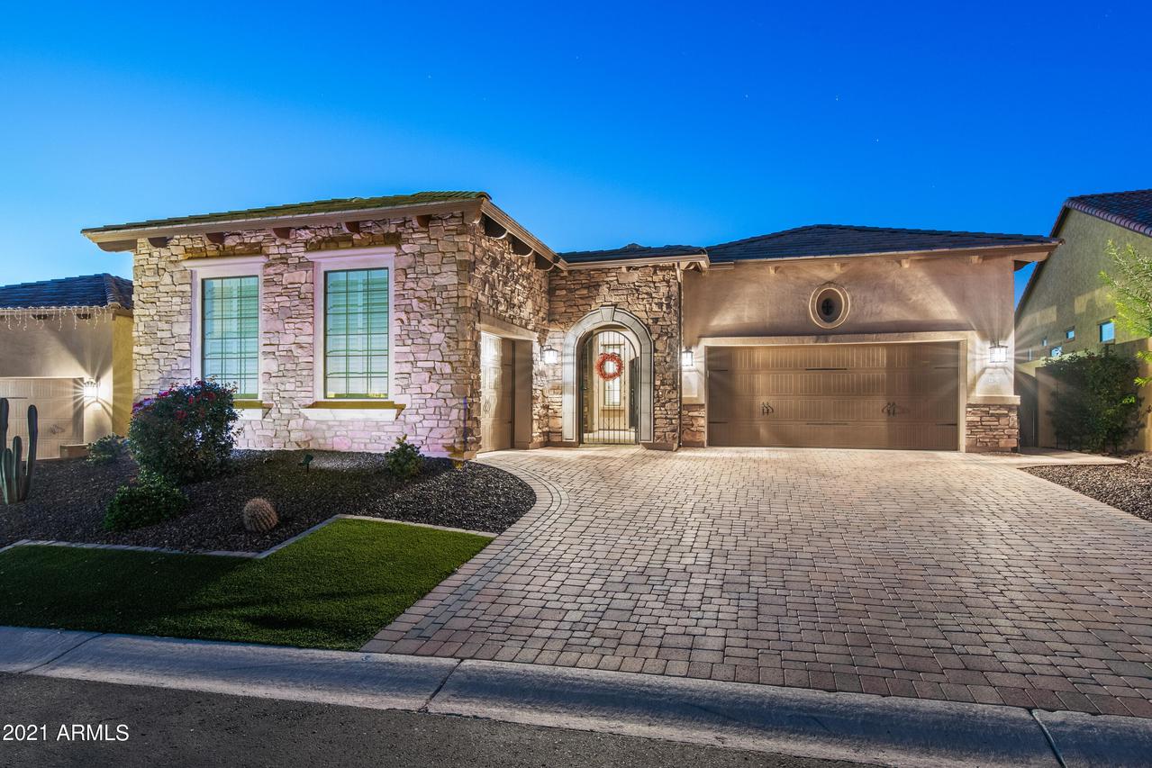 2262 N Estates Cir., Mesa, AZ 85207