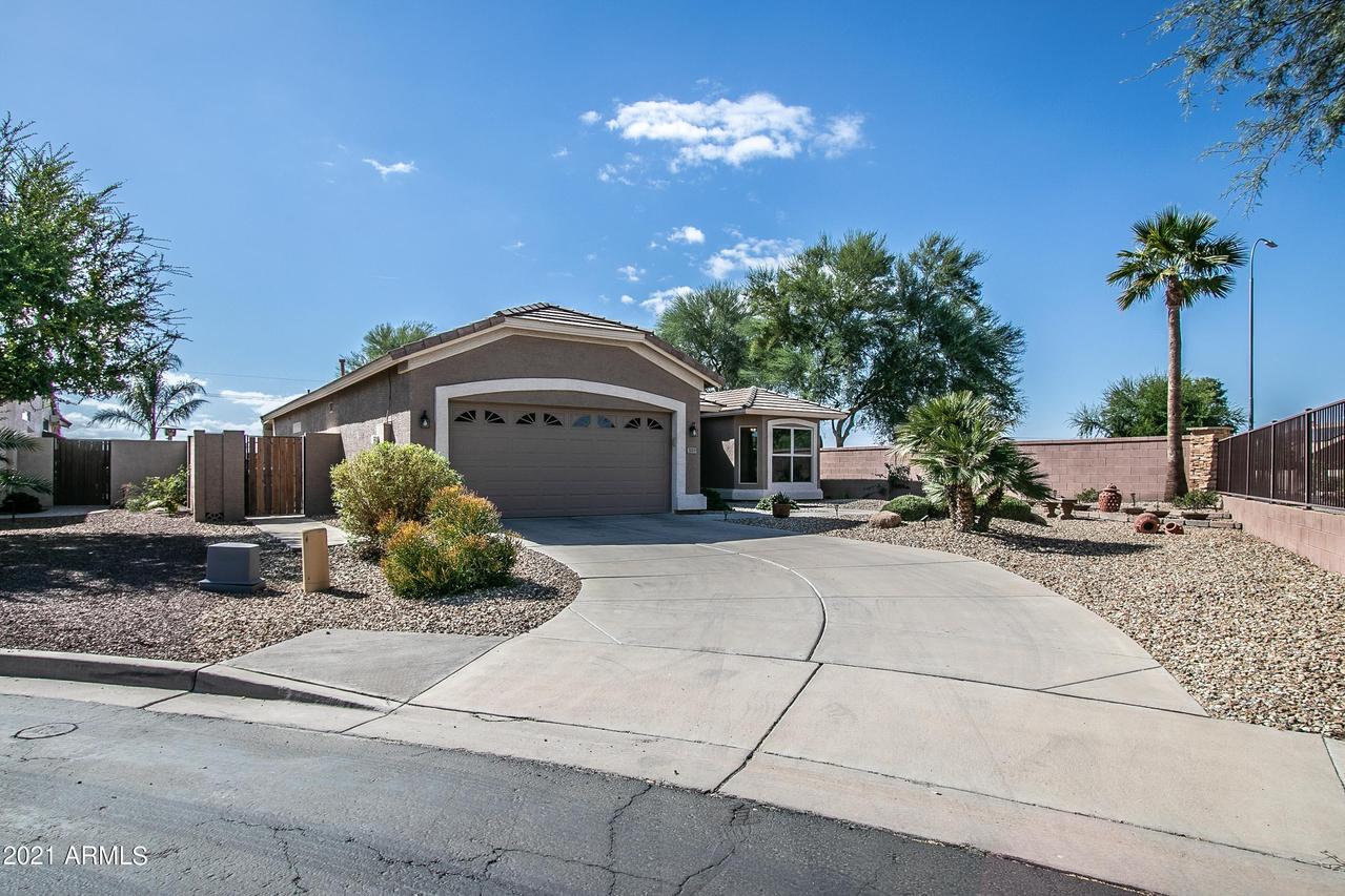 3001 E Gleneagle Dr., Chandler, AZ 85249
