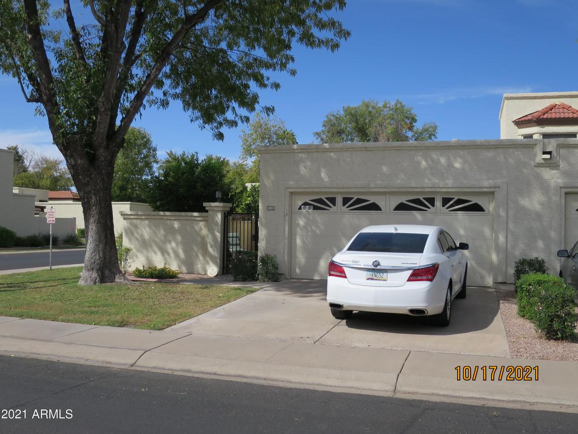 1860 E Vinedo Ln., Tempe, AZ 85284