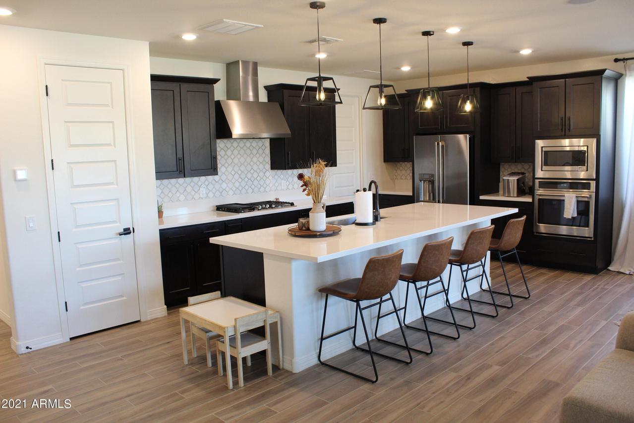 26963 N 74th Ave., Peoria, AZ 85383