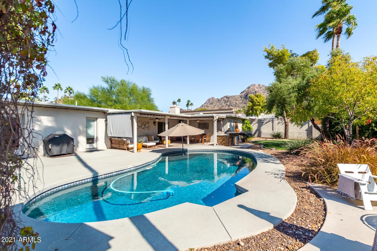2015 E Gardenia Ave., Phoenix, AZ 85020