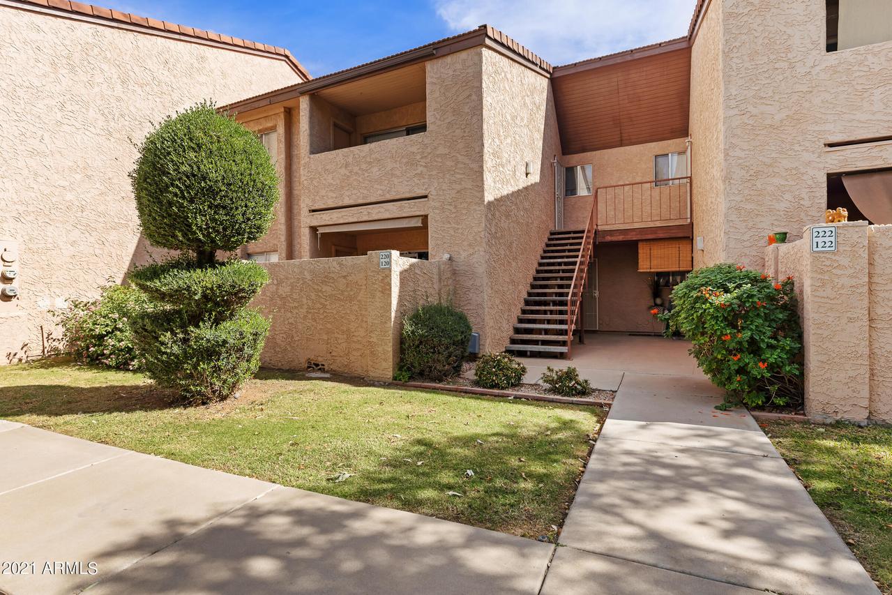1942 S Emerson St. #220, Mesa, AZ 85210