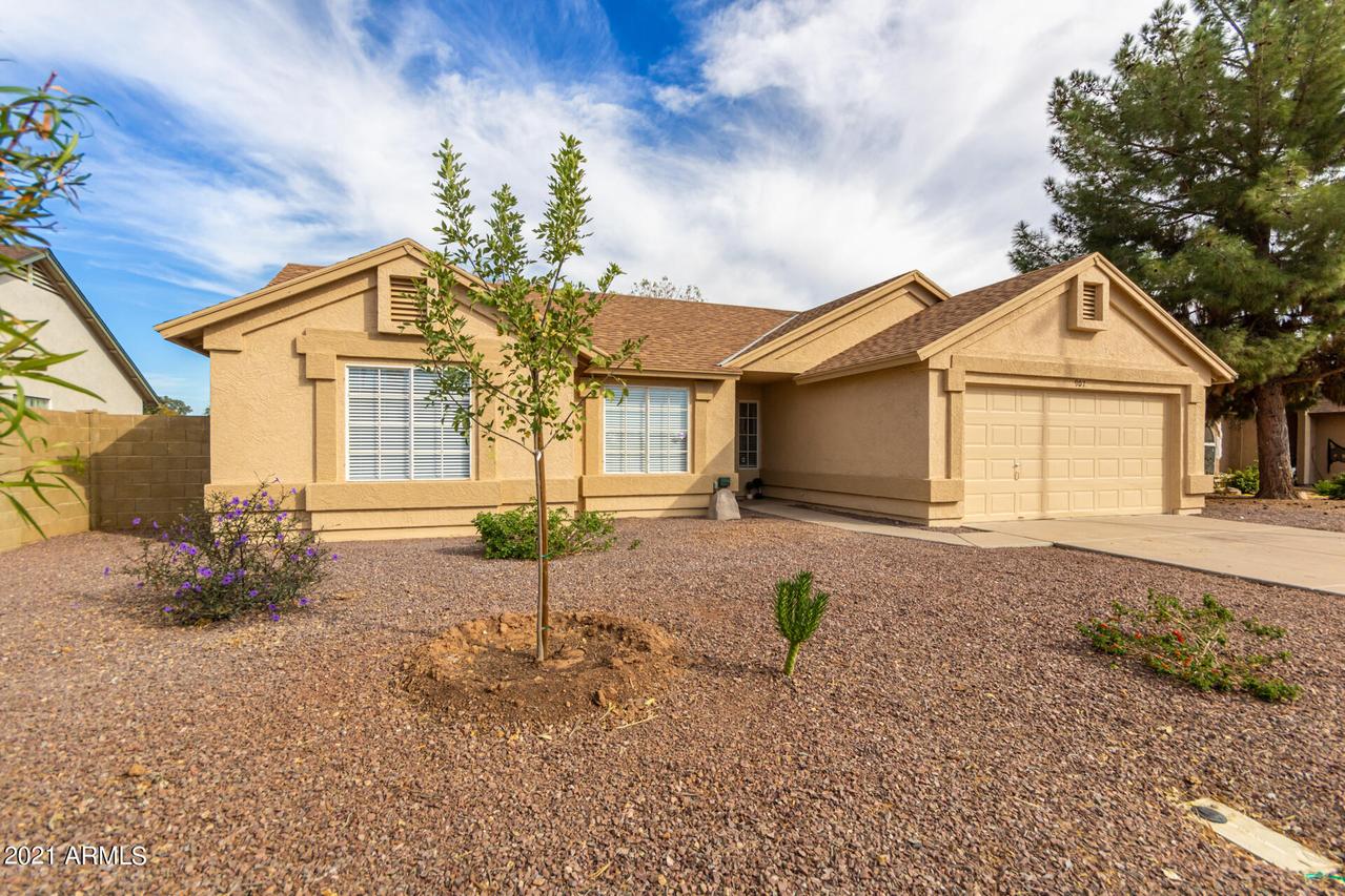 907 N Falcon Dr., Gilbert, AZ 85236