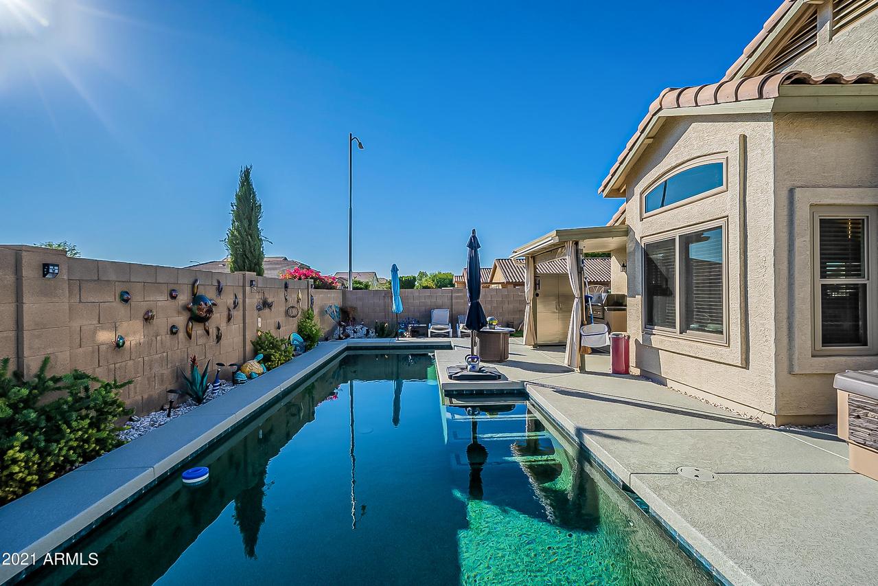 16517 N 165th Ave., Surprise, AZ 85388