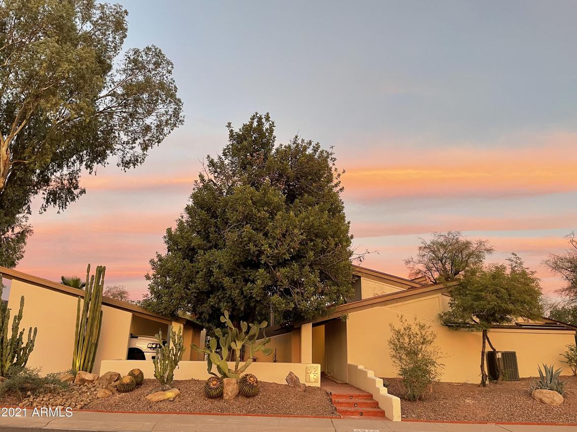 3219 E Minnezona Cir., Phoenix, AZ 85018