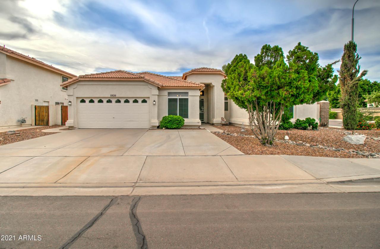 1820 S Villas Ln., Chandler, AZ 85286