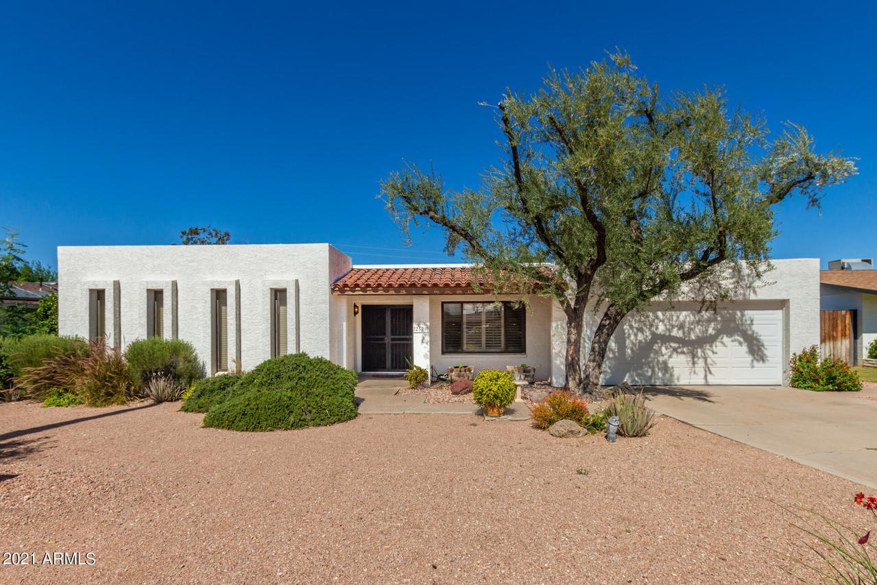 2520 E Golden St., Mesa, AZ 85213