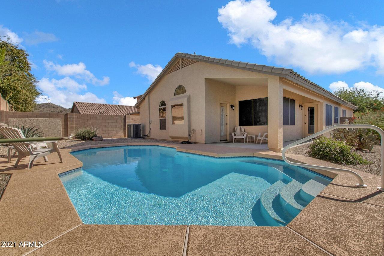 2248 W Madre Del Oro Dr., Phoenix, AZ 85085