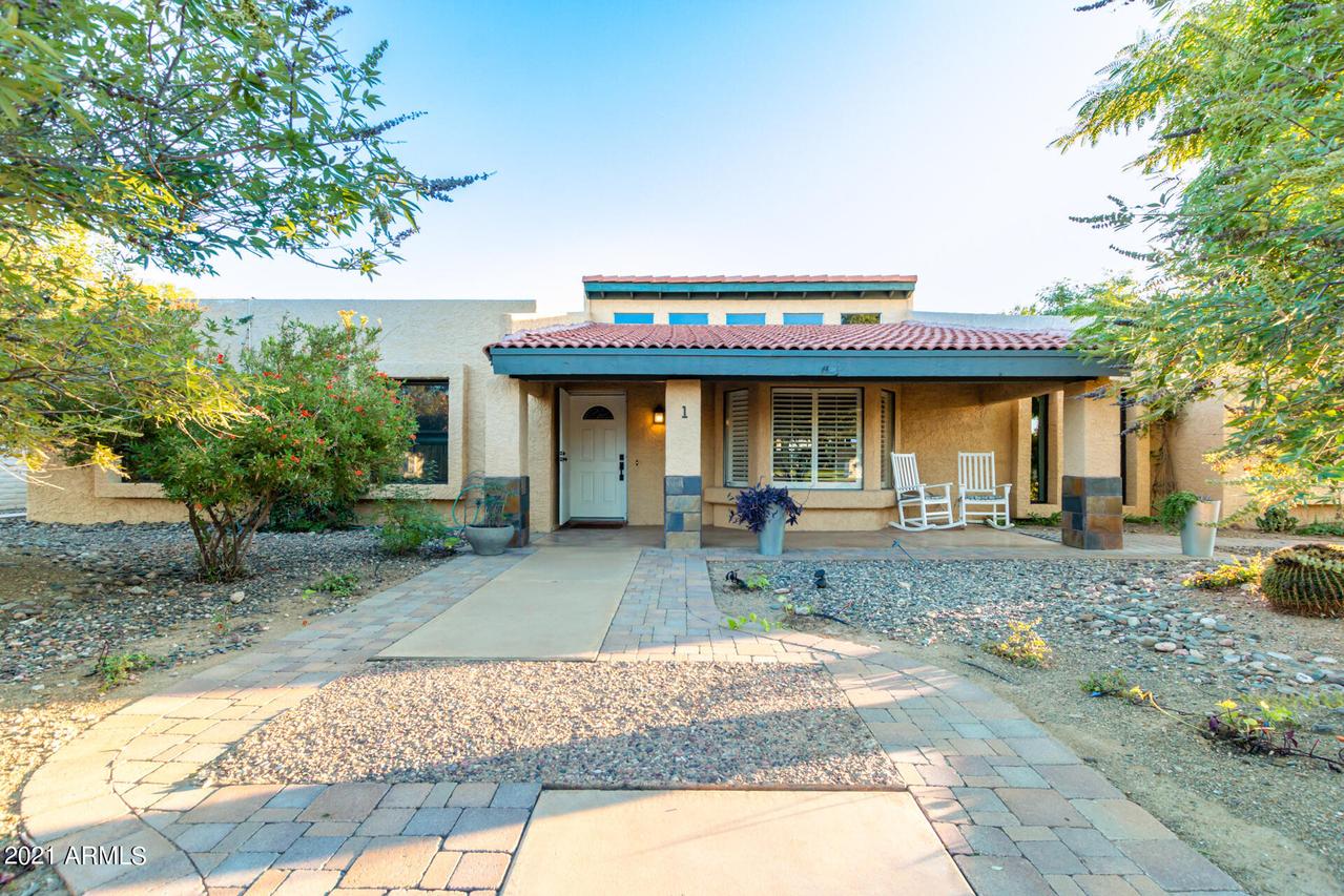 1 E Coral Gables Dr., Phoenix, AZ 85022