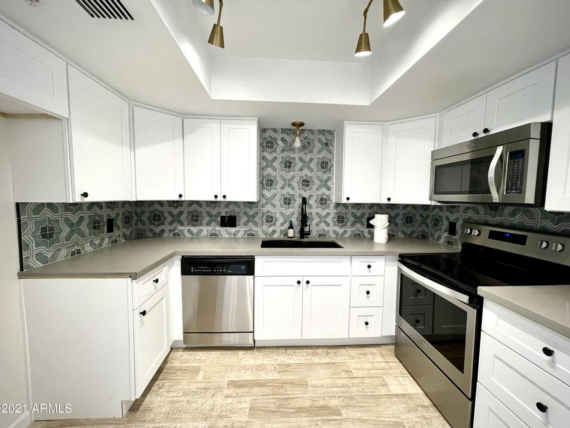 1211 N Miller Rd. #255, Scottsdale, AZ 85257