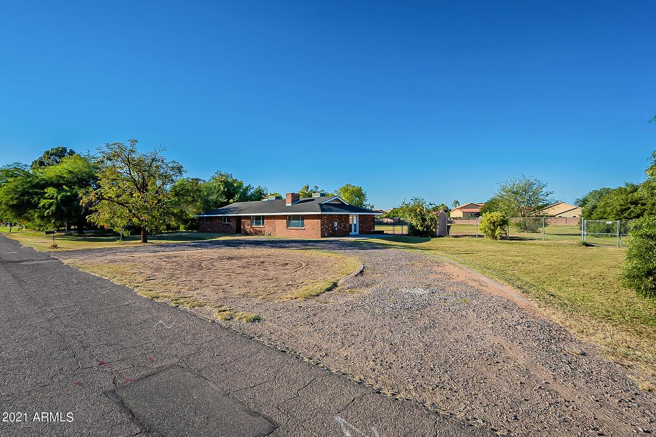 1530 E Mesquite St., Gilbert, AZ 85296