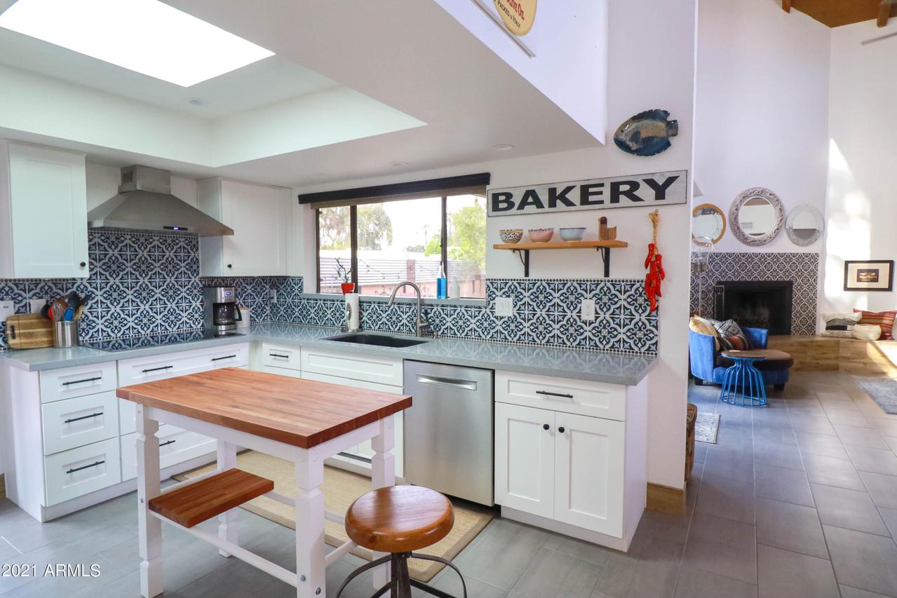 33 E Butler Dr., Phoenix, AZ 85020