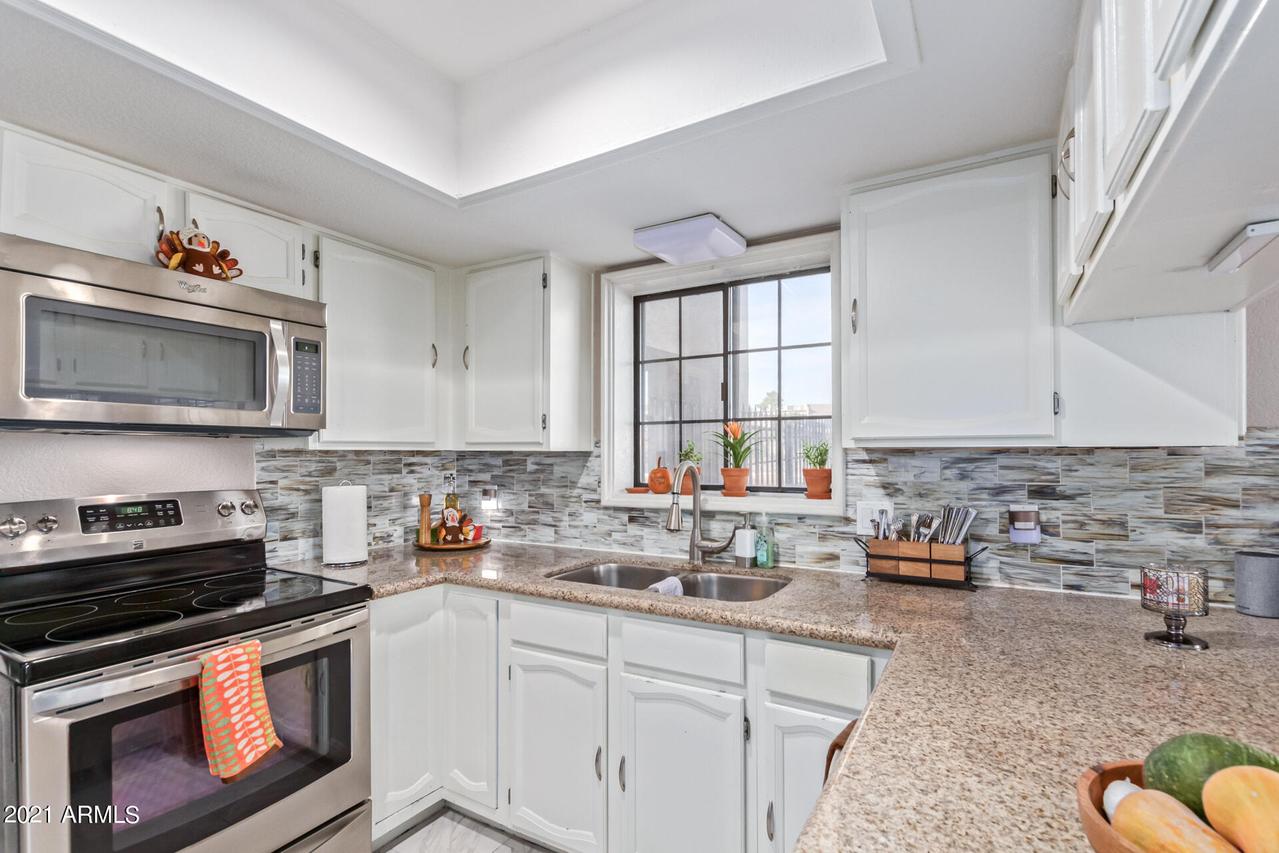 8344 N 21st Dr. #I101, Phoenix, AZ 85021