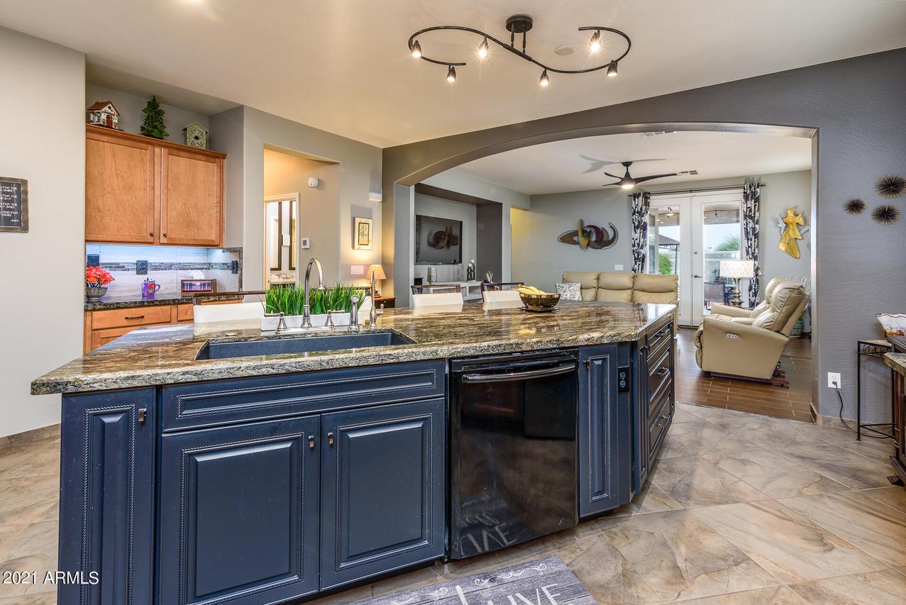 44416 W Eddie Way, Maricopa, AZ 85238