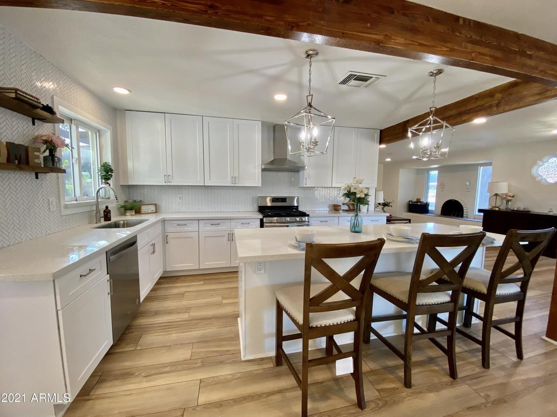 939 E Rose Ln., Phoenix, AZ 85014
