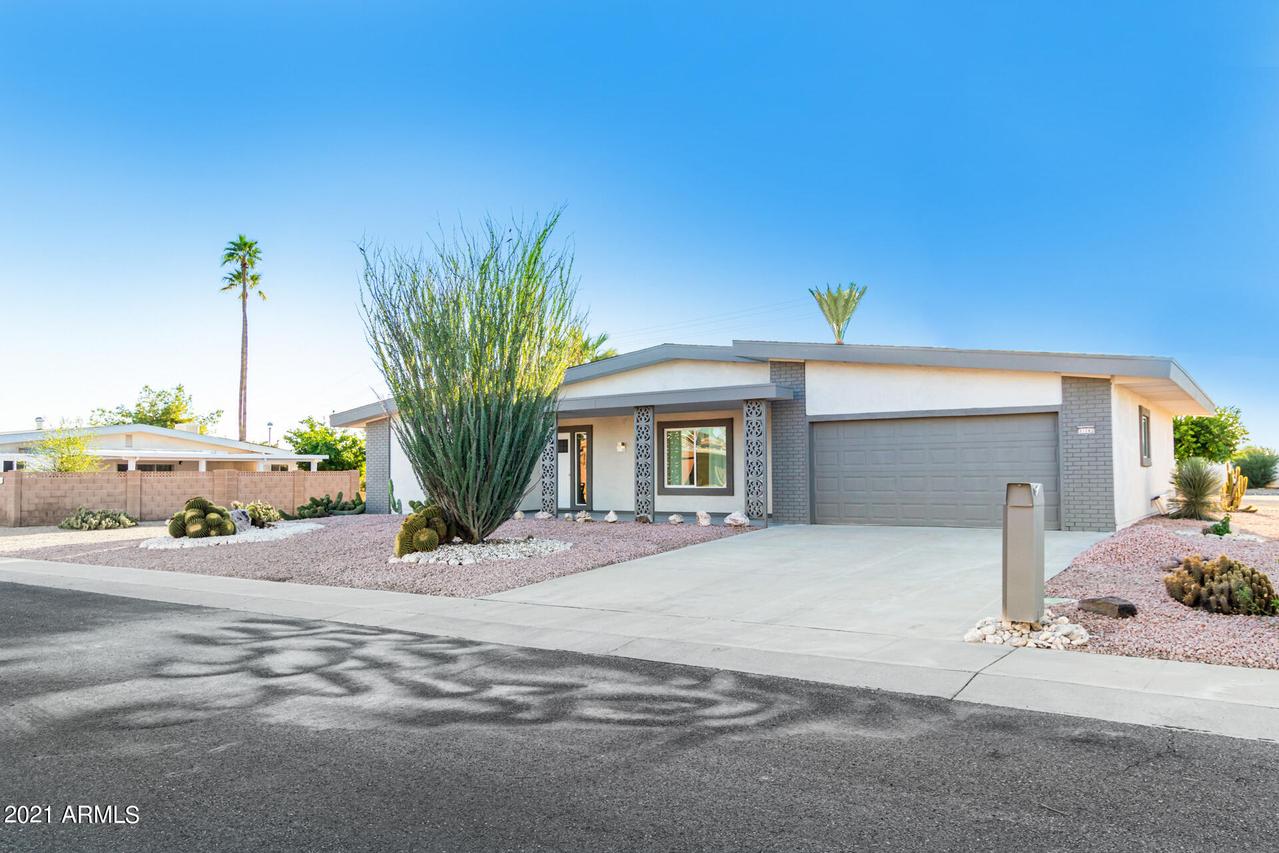 11145 W Palmeras Dr., Sun City, AZ 85373