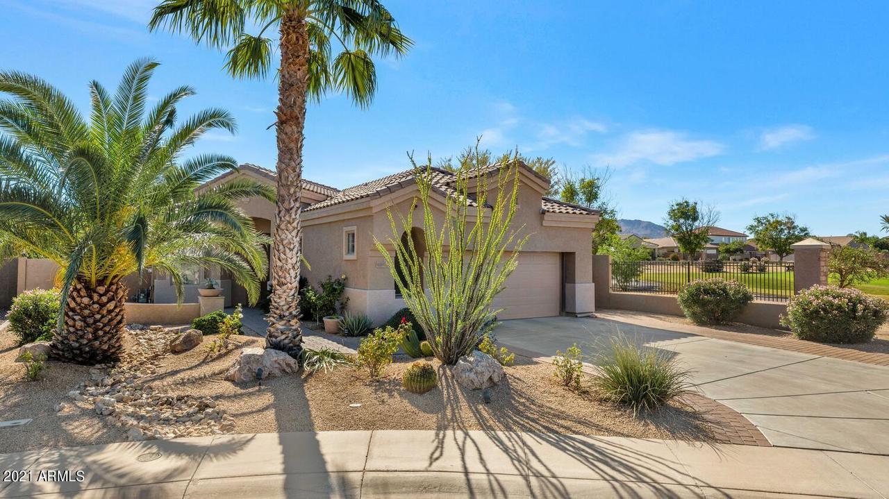 6887 S Pinehurst Dr., Gilbert, AZ 85298