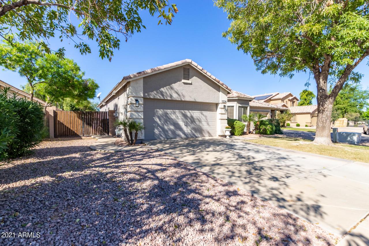 1226 S Parkcrest Ct., Gilbert, AZ 85296